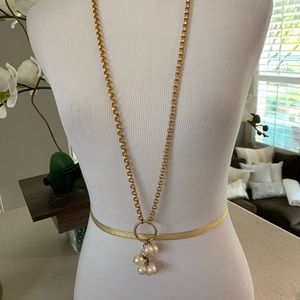 Gold chain link necklace with pearl embellishments